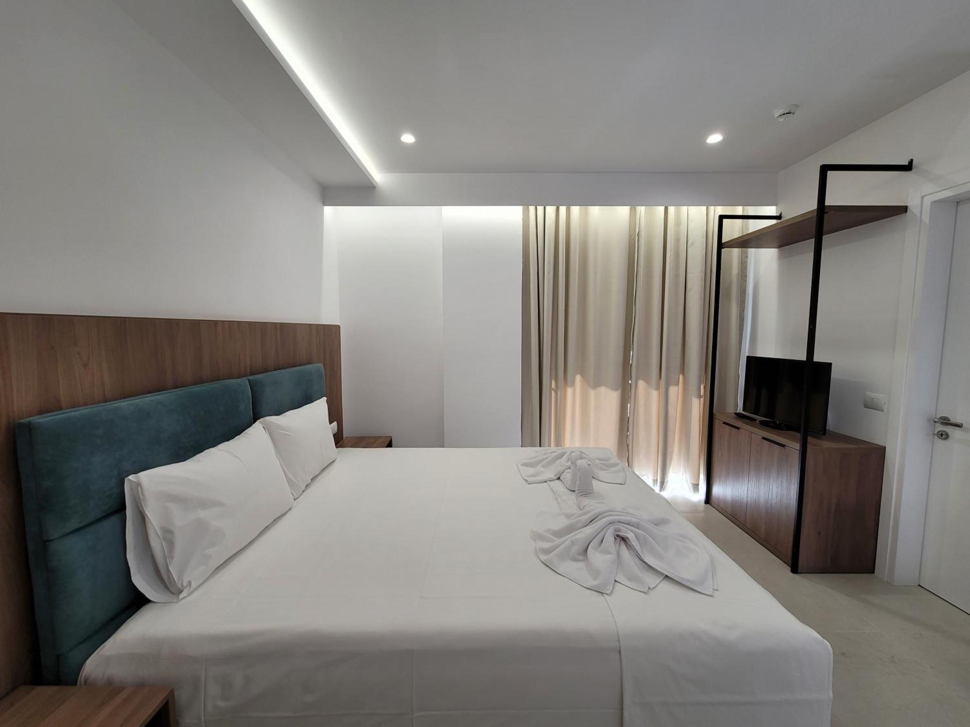 Prestige Hotel Ksamil Exteriör bild
