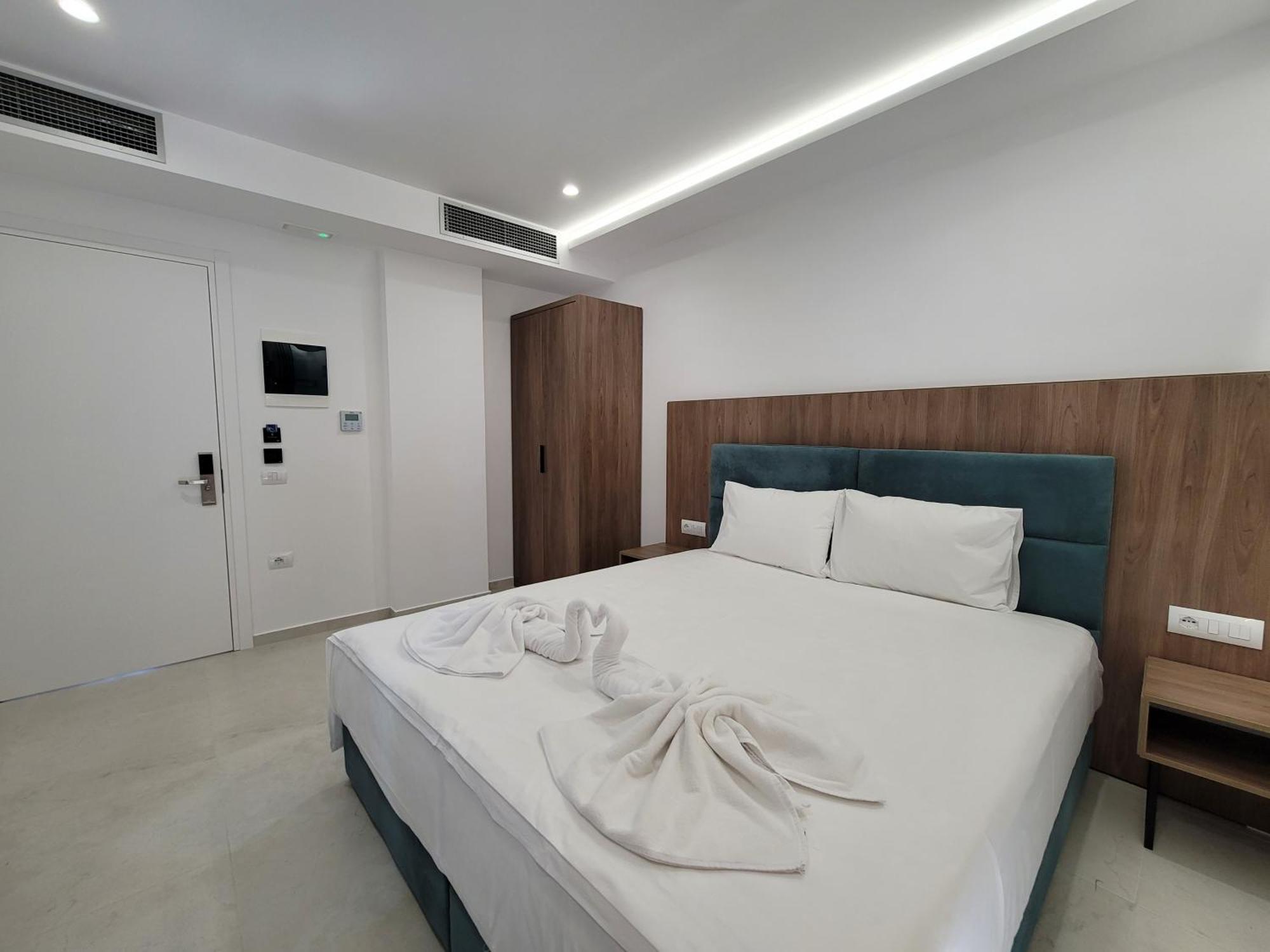 Prestige Hotel Ksamil Exteriör bild