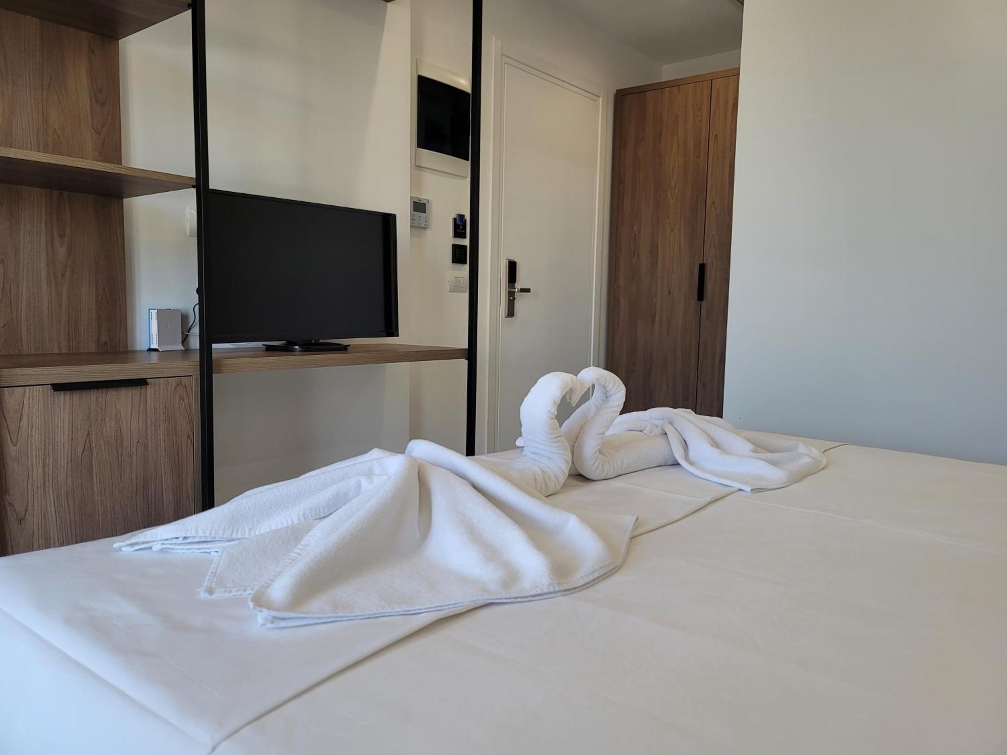 Prestige Hotel Ksamil Exteriör bild
