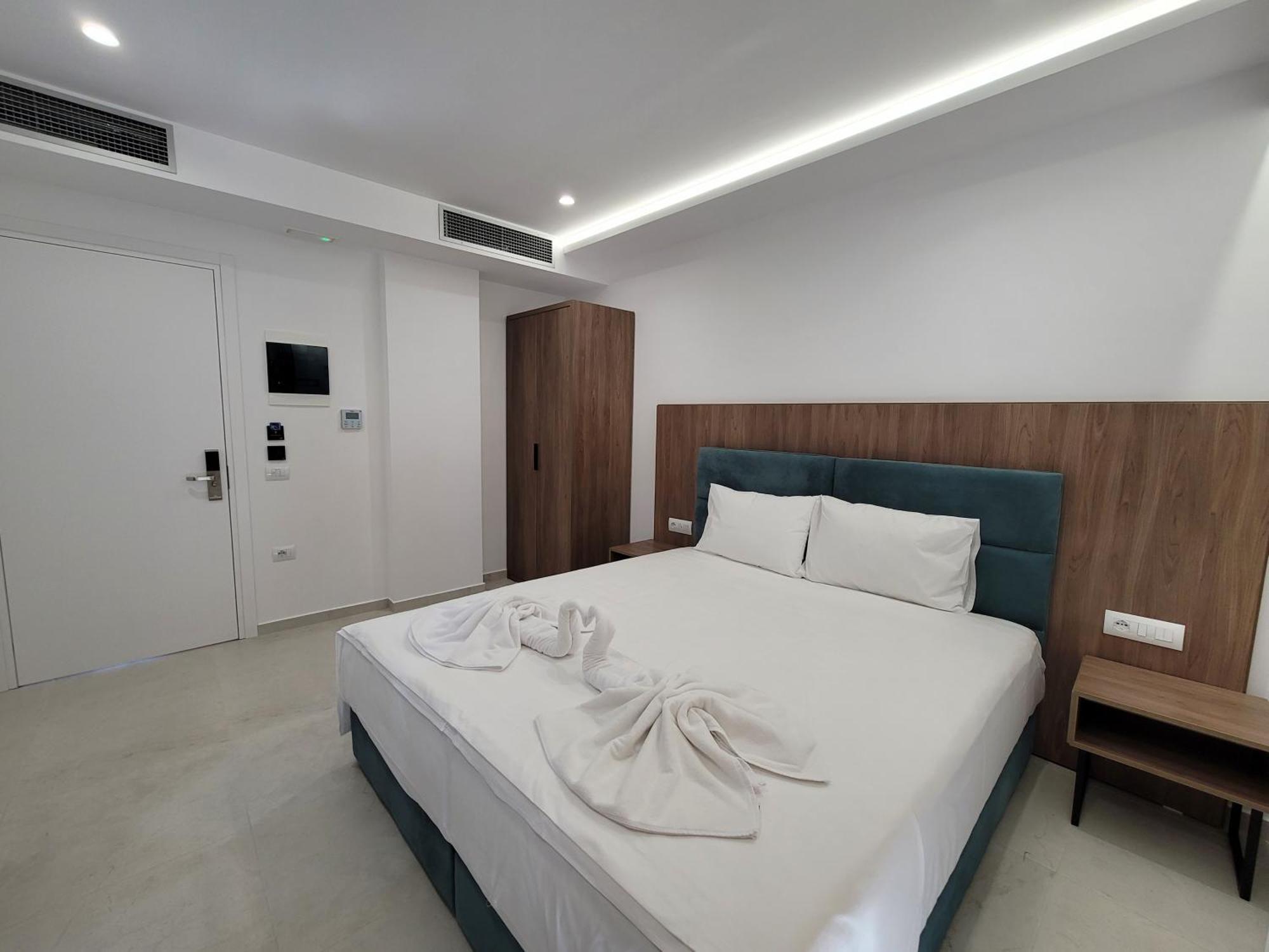 Prestige Hotel Ksamil Exteriör bild