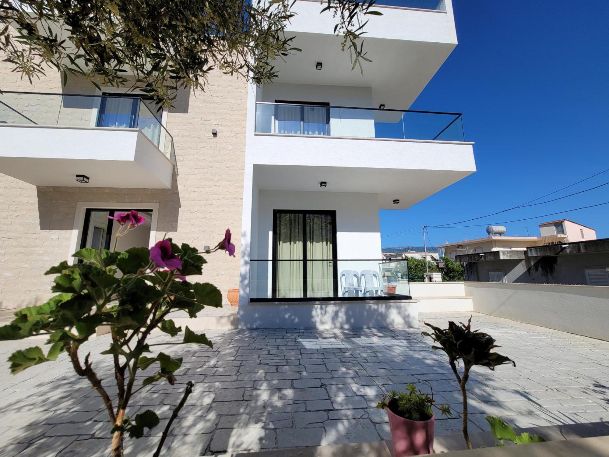 Prestige Hotel Ksamil Exteriör bild