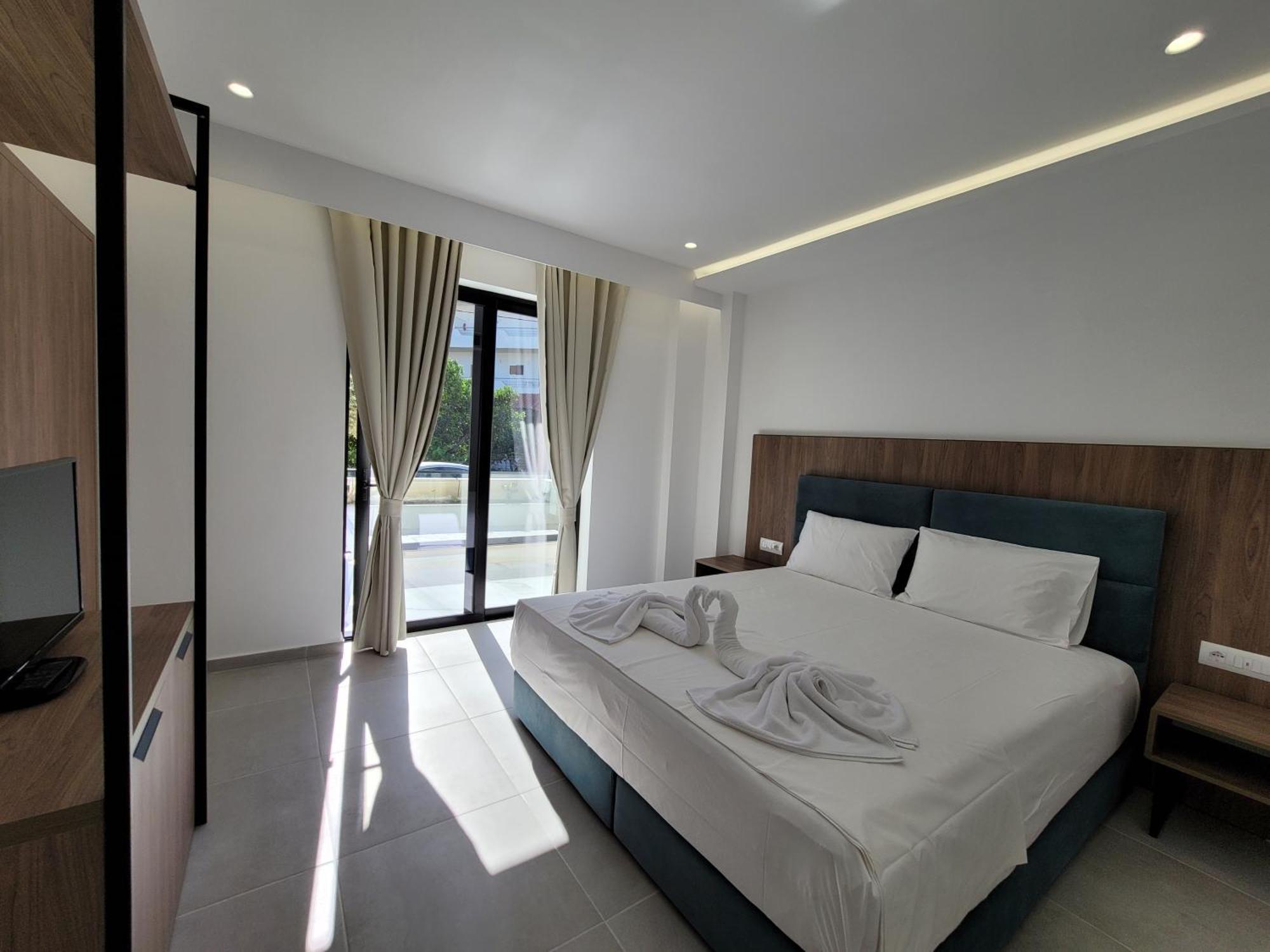 Prestige Hotel Ksamil Exteriör bild